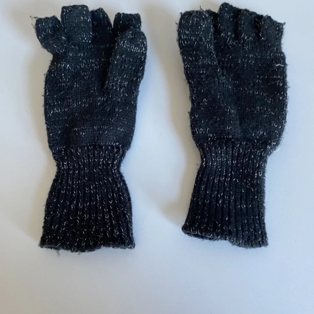 Claire’s Convertible Fingerless Cat Gloves